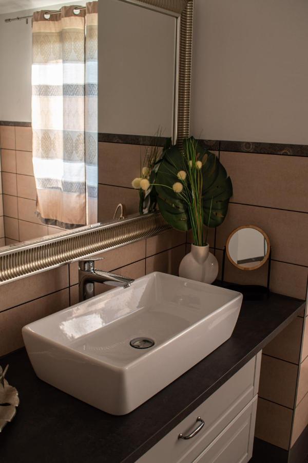 Apartments Villa Sotlar With Pool Умаг Екстериор снимка
