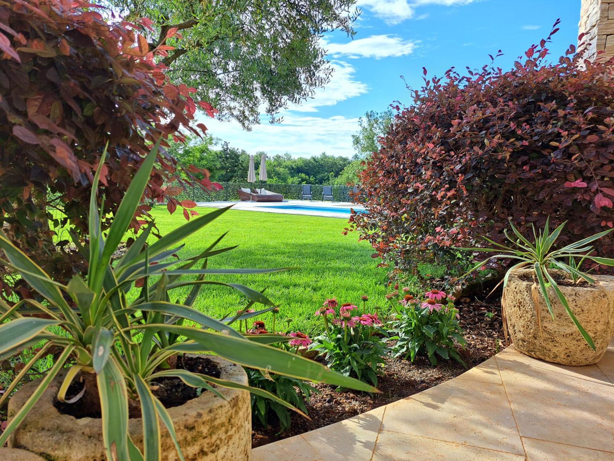 Apartments Villa Sotlar With Pool Умаг Екстериор снимка