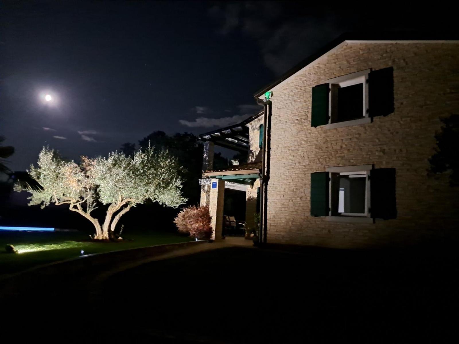 Apartments Villa Sotlar With Pool Умаг Екстериор снимка